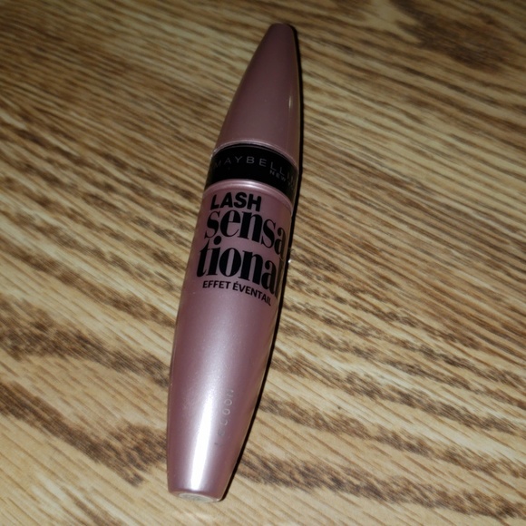 ❗️ SOLD ❗️Mascara Set - Clinique & Maybelline - Picture 2 of 6